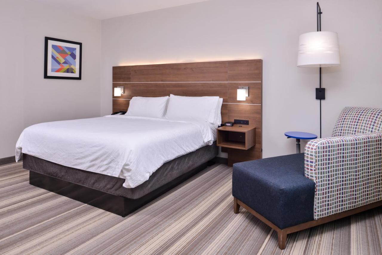 Holiday Inn Express Hotel & Suites Elgin By Ihg Exterior foto
