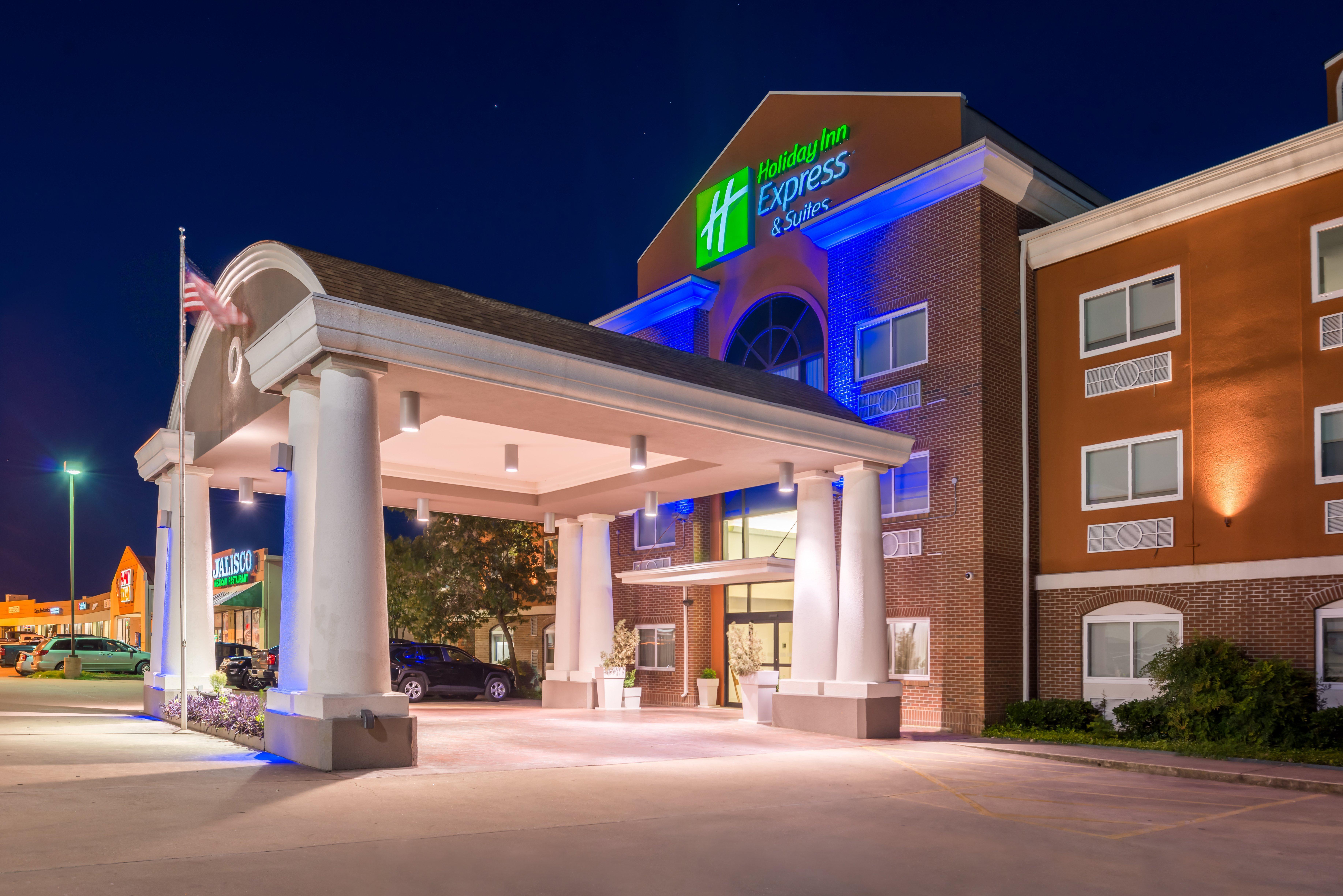 Holiday Inn Express Hotel & Suites Elgin By Ihg Exterior foto