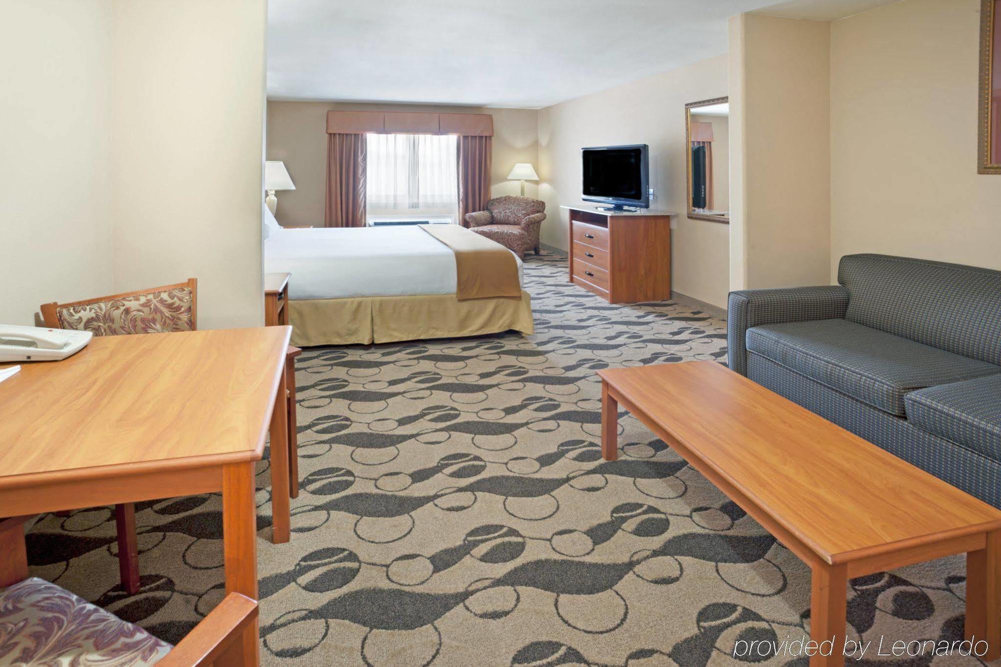 Holiday Inn Express Hotel & Suites Elgin By Ihg Zimmer foto